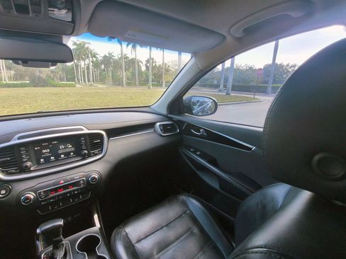 Used 2019 Kia Sorento EX FWD image 26
