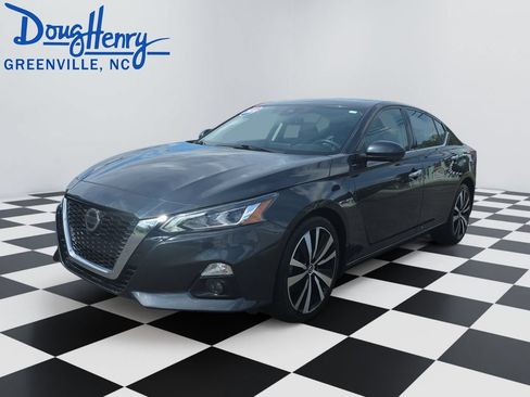 Used 2019 Nissan Altima 2.5 Platinum AWD/4WD image 1