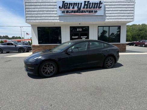 Used 2022 Tesla Model 3 Long Range AWD/4WD image 1