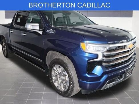 Used 2022 Chevrolet Silverado 1500 High Country w/ Technology Package AWD/4WD image 10