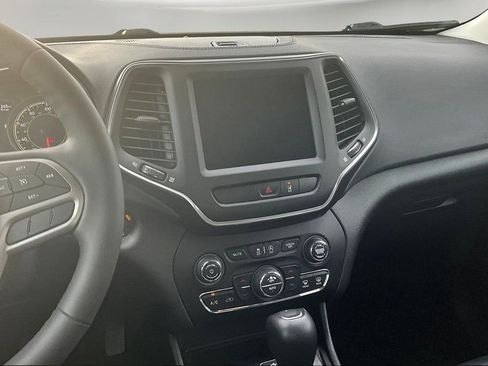 Used 2022 Jeep Cherokee Latitude Lux image 10