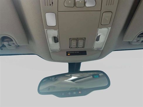 Used 2011 Cadillac DTS Luxury image 28