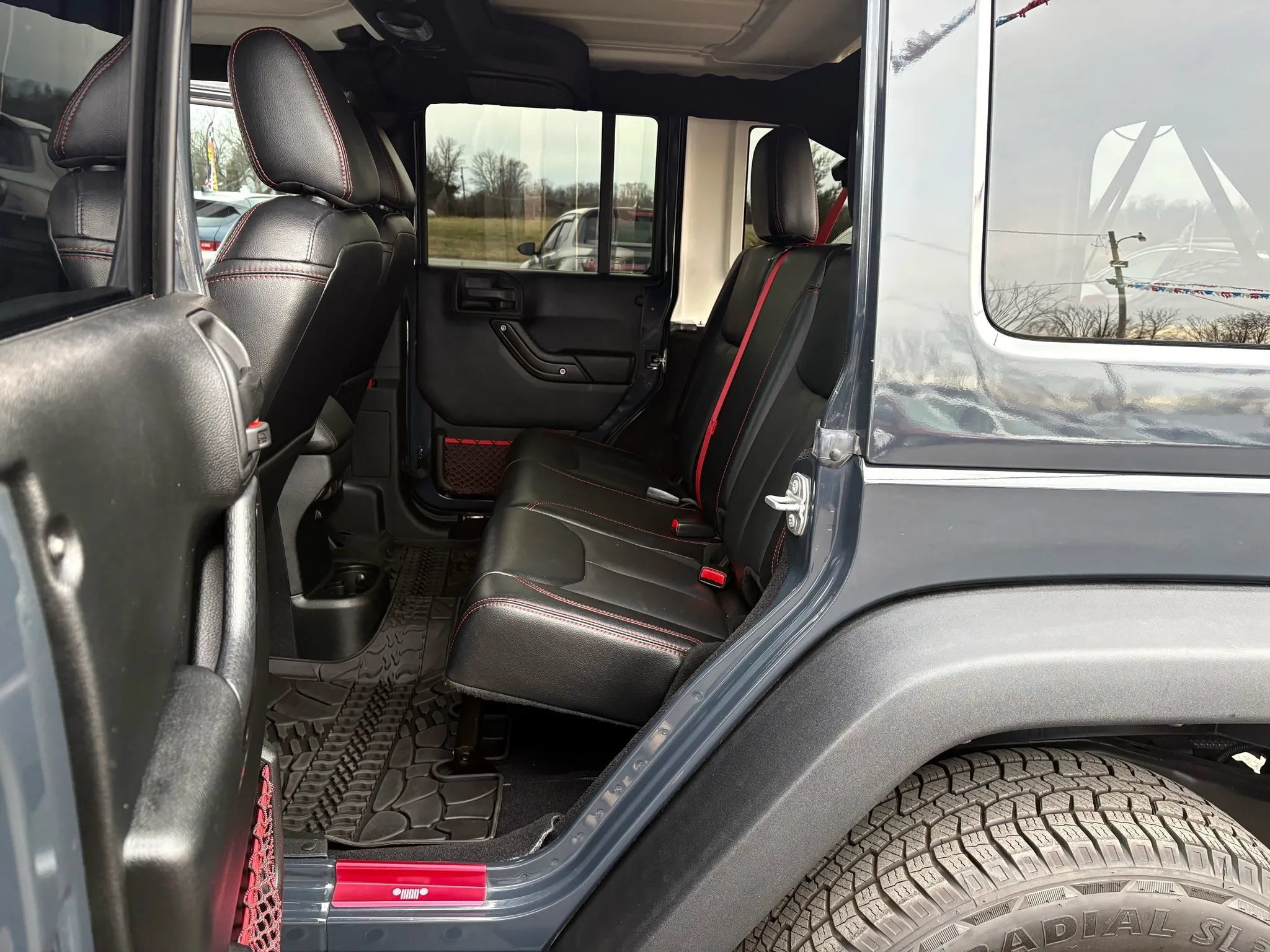 Used 2017 Jeep Wrangler Unlimited Rubicon AWD/4WD image 17