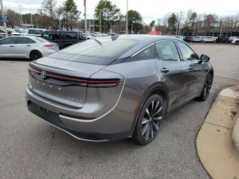 Used 2023 Toyota Crown Platinum image 5