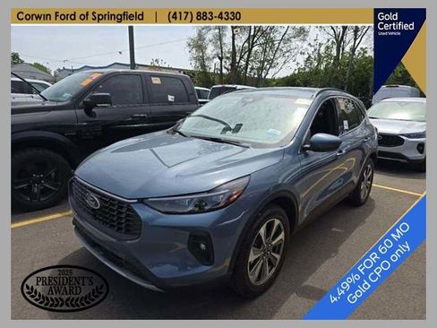 Used 2025 Ford Escape Platinum AWD/4WD image 1