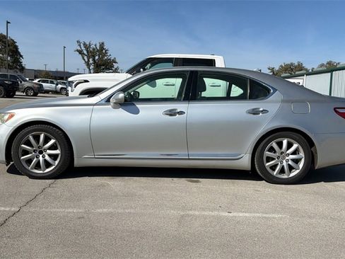 Used 2007 Lexus LS 460 image 10
