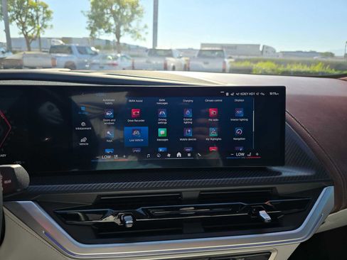 Used 2025 BMW XM AWD/4WD image 26