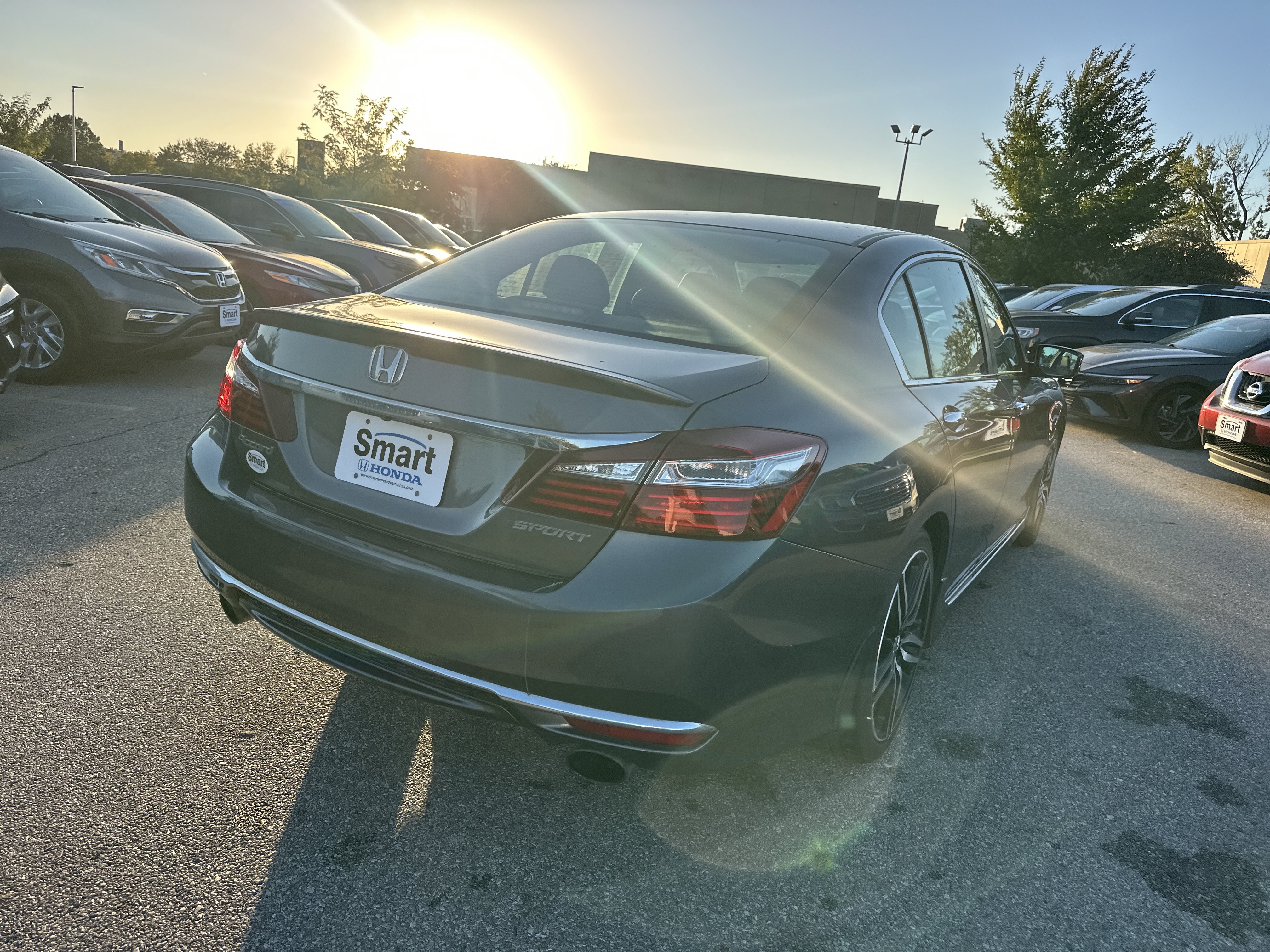 Used 2017 Honda Accord Sport image 8