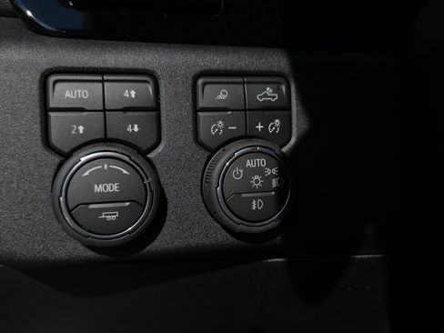 New 2026 Chevrolet Silverado 1500 High Country AWD/4WD image 17