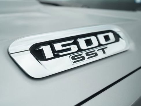 Used 2025 RAM 1500 Laramie image 36