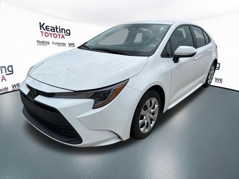 Used 2024 Toyota Corolla LE image 3