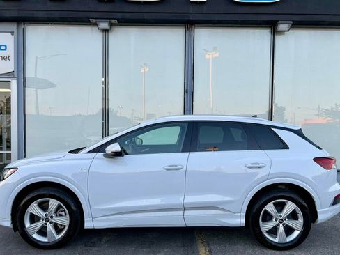 Used 2024 Audi Q4 e-tron Premium image 2