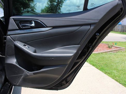 Used 2019 Nissan Maxima 3.5 S w/ Floor Mat Group FWD image 31