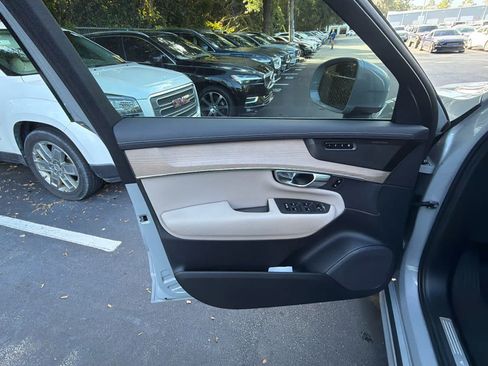 Used 2025 Volvo XC90 B6 Plus AWD/4WD image 25