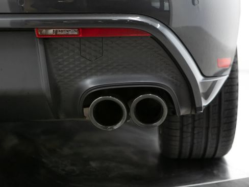 Certified 2023 Porsche Macan S AWD/4WD image 37