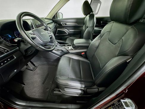 Used 2022 Kia Telluride LX image 16