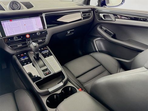 New 2026 Porsche Macan image 26