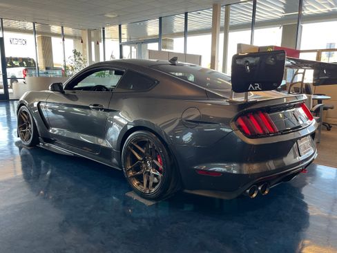 Used 2020 Ford Mustang Shelby GT350R w/ GT350R Equipment Group 920A RWD image 4