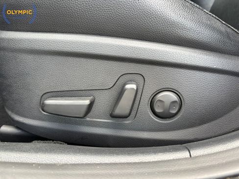 Used 2018 Kia Cadenza Premium image 31