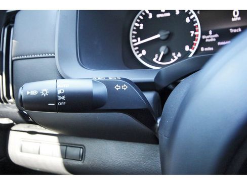 New 2026 Nissan Pathfinder S image 16