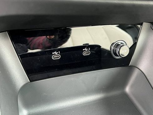 Certified 2025 Audi A6 e-tron Prestige w/ Beige Warm Weather Package image 31