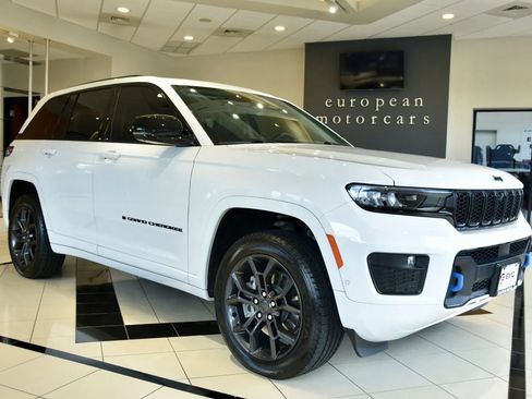Used 2023 Jeep Grand Cherokee 30th Anniversary AWD/4WD image 1