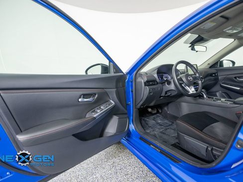 Used 2024 Nissan Sentra SR FWD image 9