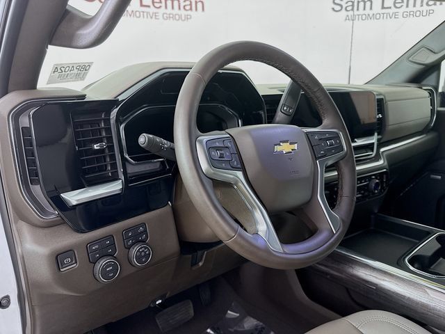 Used 2024 Chevrolet Silverado 3500 LTZ w/ LTZ Convenience Package AWD/4WD image 10