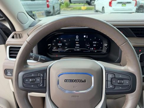 Used 2022 GMC Yukon XL Denali AWD/4WD image 24