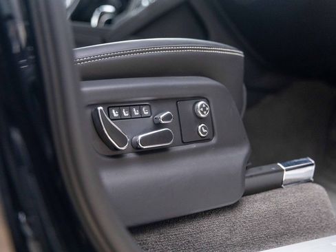 Used 2024 Bentley Bentayga AWD/4WD image 61