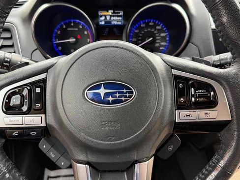 Used 2017 Subaru Outback 2.5i Touring AWD/4WD image 15