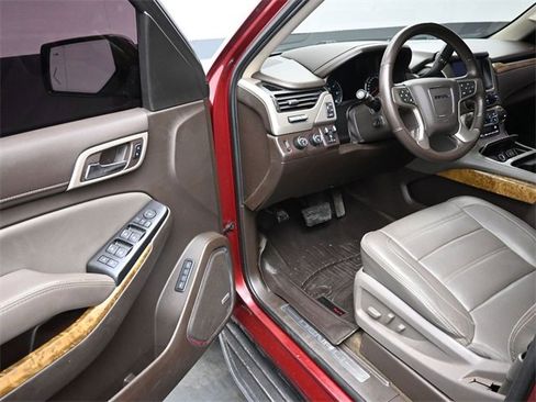 Used 2017 GMC Yukon Denali w/ Open Road Package image 11