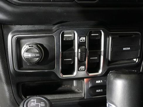 Used 2021 Jeep Wrangler Unlimited Sahara image 16