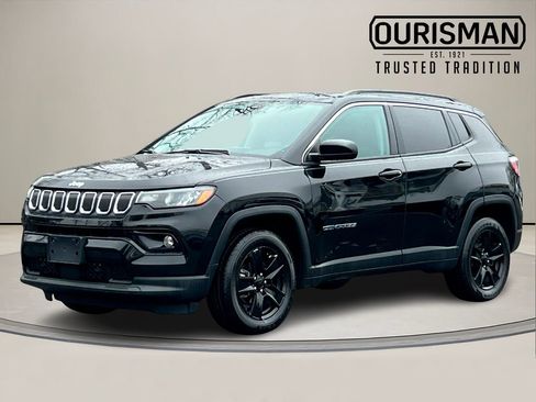 Used 2022 Jeep Compass Latitude w/ Sun and Sound Group image 2