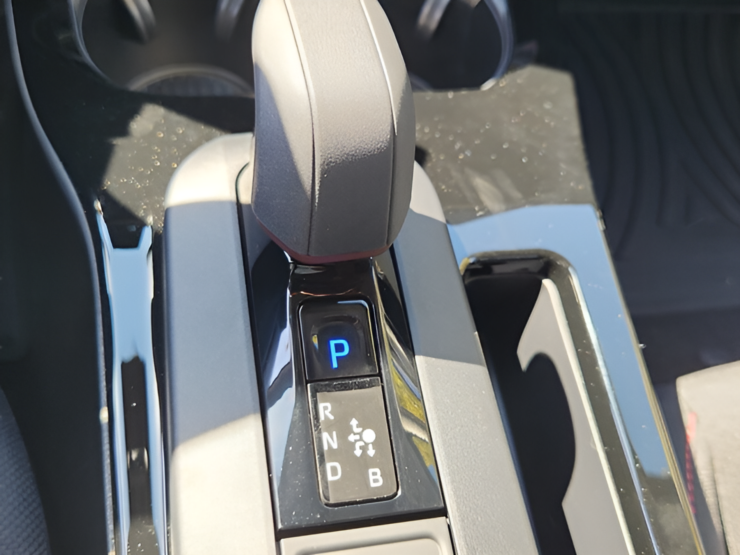 New 2026 Toyota Prius Plug-In Hybrid FWD image 15
