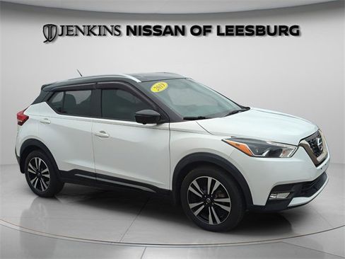 Certified 2019 Nissan Kicks SR w/ SR Premium Package image 3