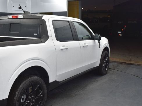 New 2025 Ford Maverick Lariat w/ Black Appearance Package image 11