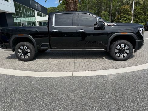 Used 2026 GMC Sierra 2500 Denali w/ Denali Reserve Package AWD/4WD image 8