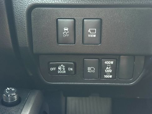 Used 2020 Toyota Tacoma TRD Off-Road w/ TRD Premium Off Road Package AWD/4WD image 29