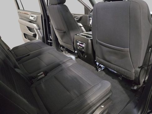 Used 2023 GMC Yukon XL SLE image 12