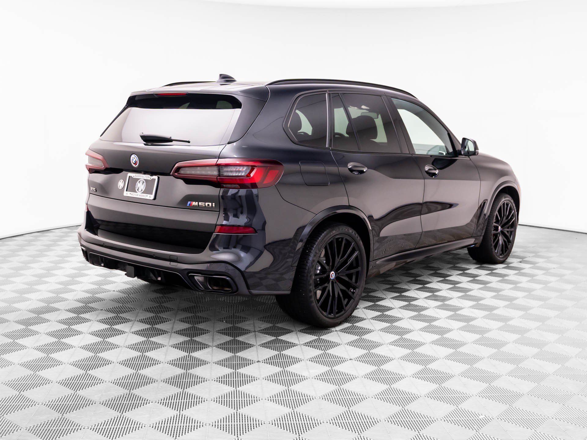 Used 2023 BMW X5 M50i w/ Parking Assistance Package AWD/4WD image 5