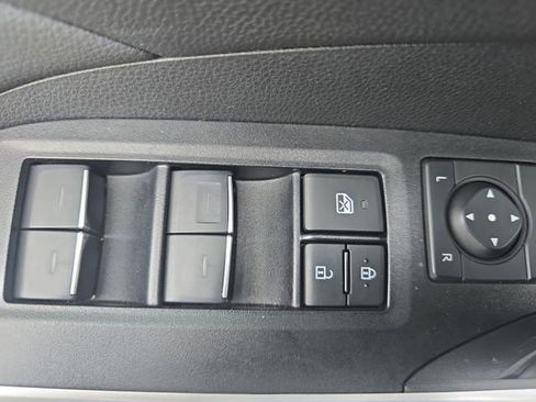 Used 2025 Toyota RAV4 XLE image 28