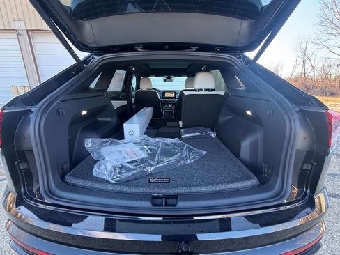 New 2026 Volkswagen Atlas Cross Sport SEL Premium R-Line image 18