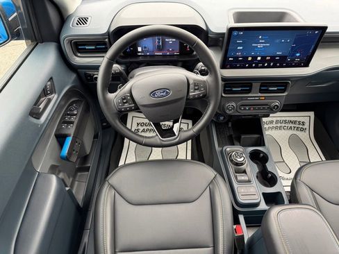 Used 2025 Ford Maverick Lobo image 6