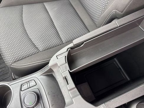 Used 2024 GMC Terrain SLE w/ Driver Convenience Package image 27