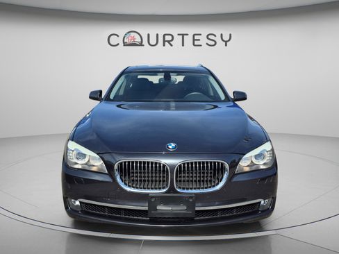 Used 2011 BMW 740i RWD image 8