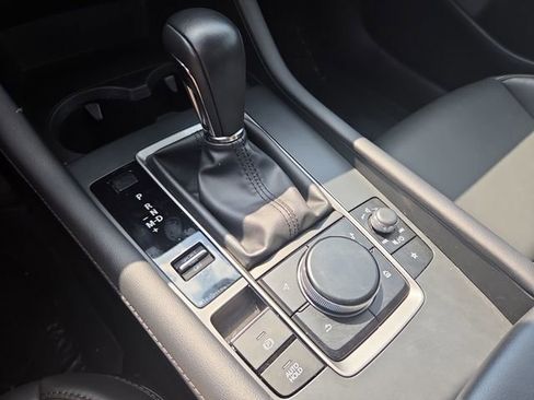 Used 2023 MAZDA MAZDA3 s FWD image 19
