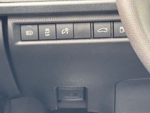 Used 2025 Toyota Camry LE image 23