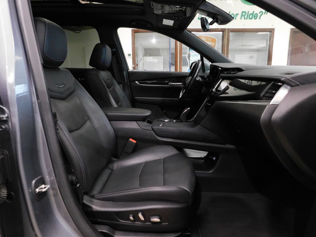 Used 2022 Cadillac XT6 Premium Luxury w/ Technology Package AWD/4WD image 97