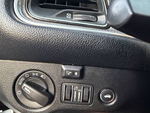 Used 2019 Dodge Challenger SRT Hellcat w/ Laguna Leather Package RWD image 35